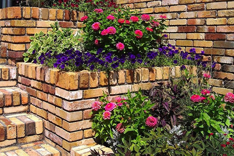 Hacer macizos de flores con tus propias manos - Brick