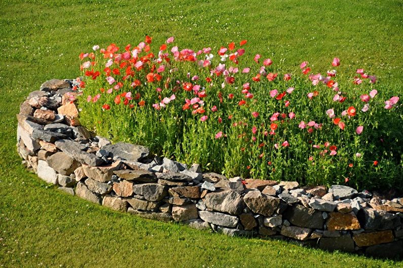 Hacer macizos de flores con tus propias manos - Piedra