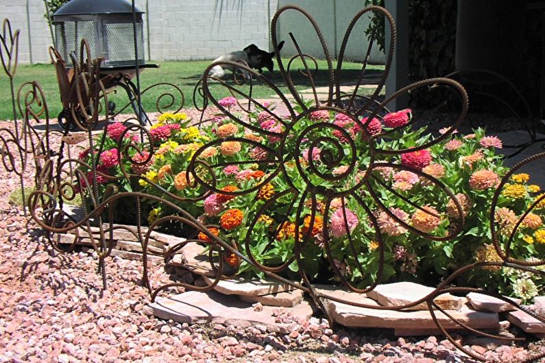 Blumenbeete mit eigenen Händen machen - Metall