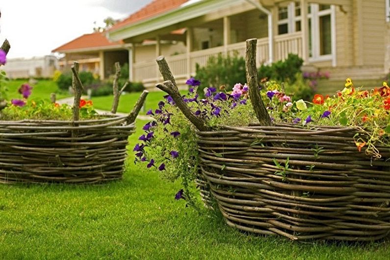 Blumenbeete mit eigenen Händen machen - Holz