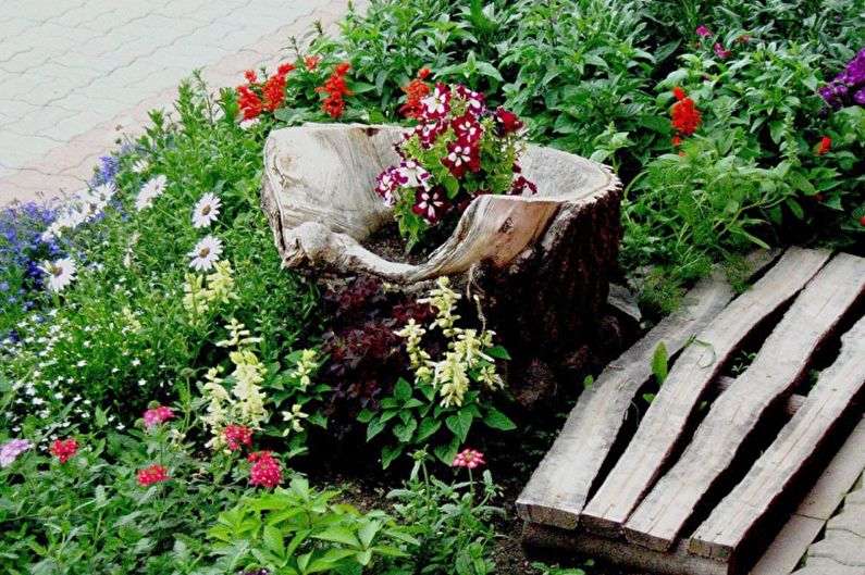 DIY flowerbed - larawan