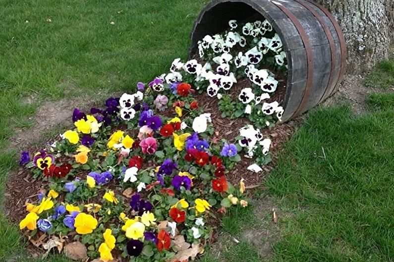 DIY flowerbed - larawan