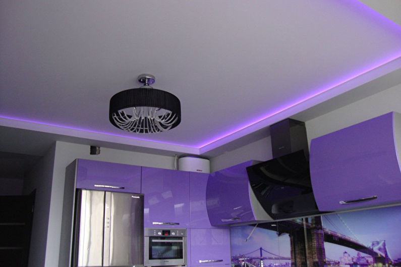 Soffitto teso in cucina - Illuminazione e illuminazione