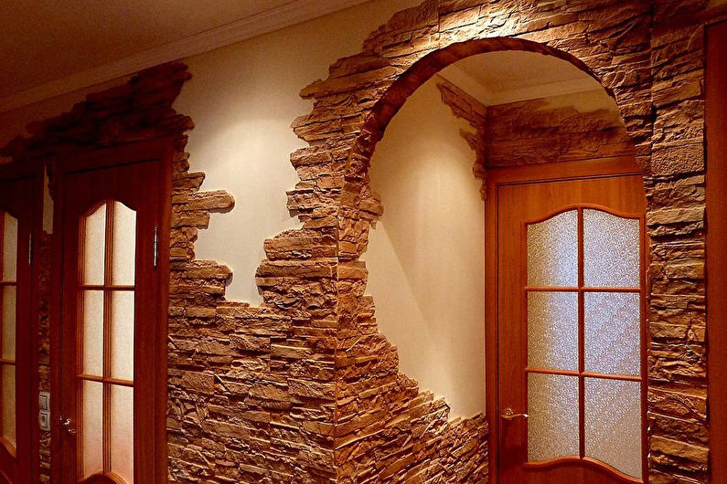 Arcos y puertas de piedra en la cocina - foto