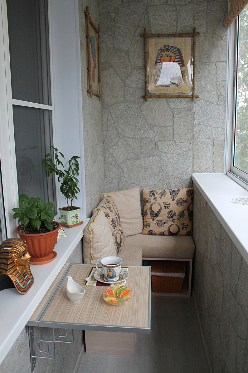 Conception d'un petit balcon / loggia