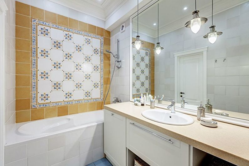 Interior design of a classic-style bathroom - photo