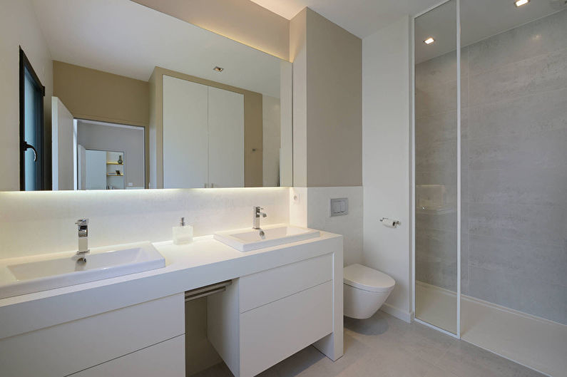 Salle de bain blanche dans un style moderne - Design d'intérieur