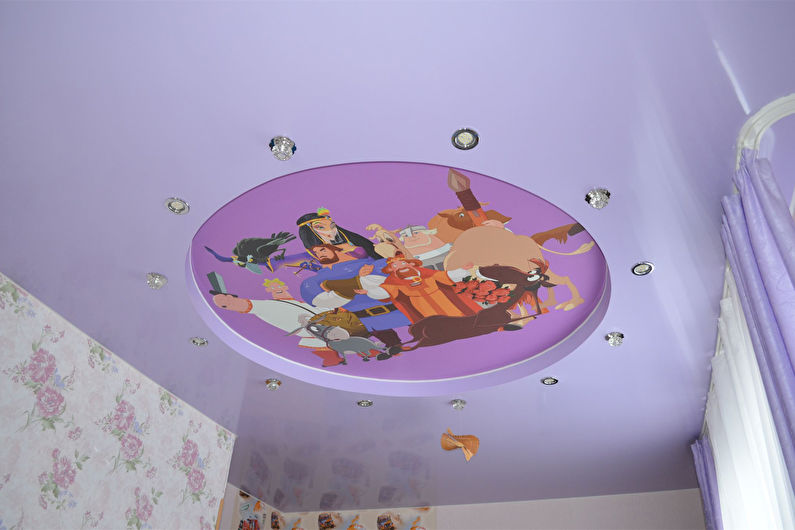 Spanplafond in de kinderkamer - Fotokleed