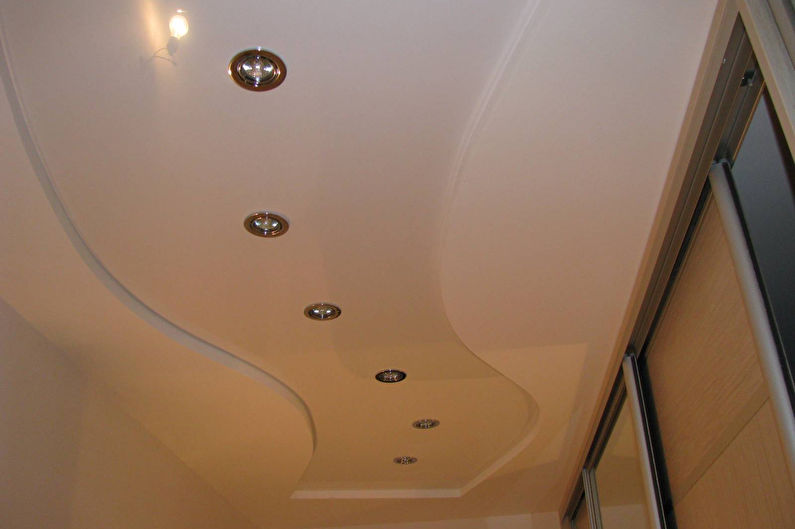 Two-level suspended ceiling in the hallway