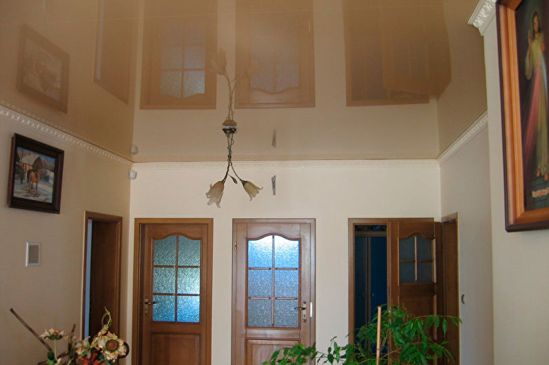 Stretch ceiling in the hallway - photo