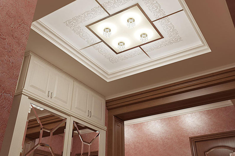 Plafond tendu dans le couloir - photo