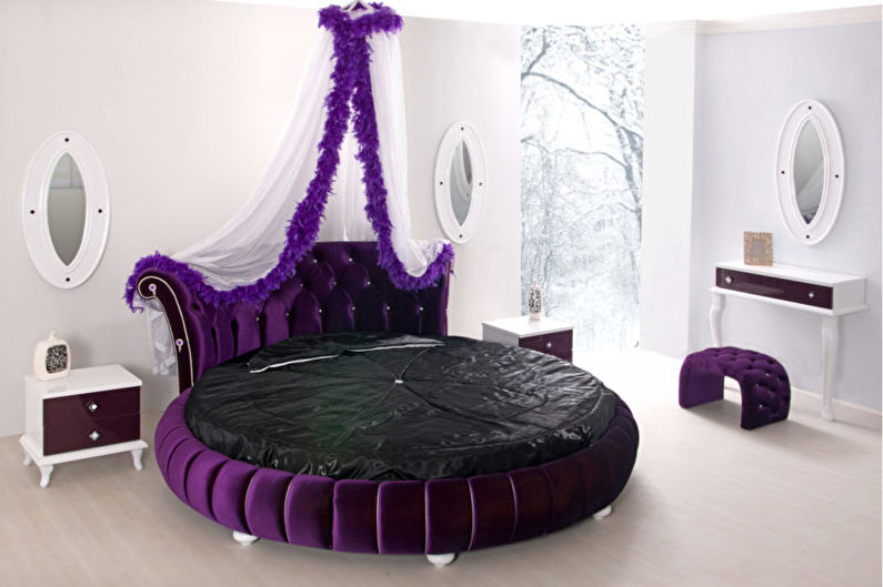 Round bed in the bedroom - photo