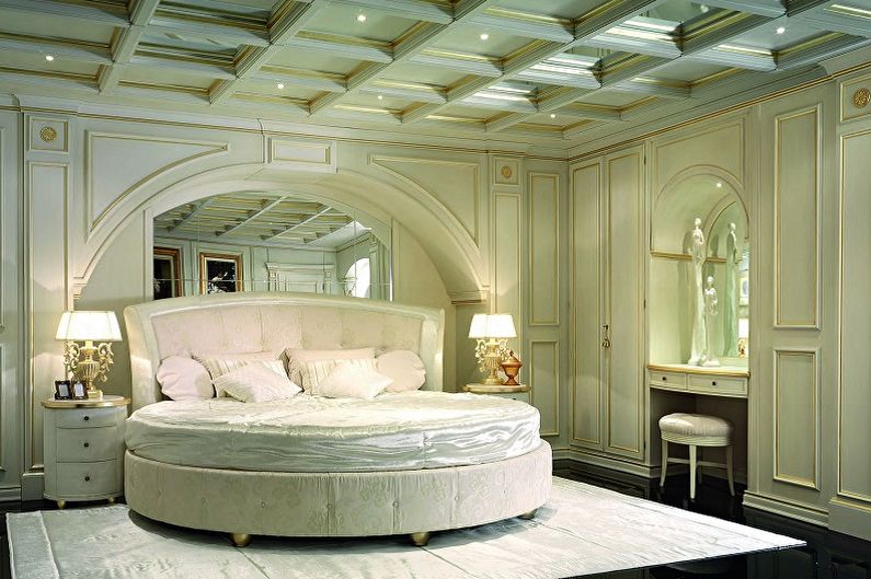 Round bed in the bedroom - photo