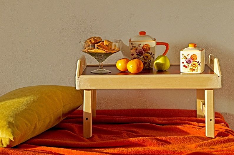 Tables de petit déjeuner au lit - photo