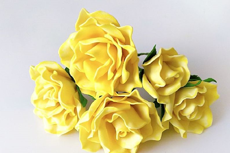 DIY do-it-yourself roses - larawan