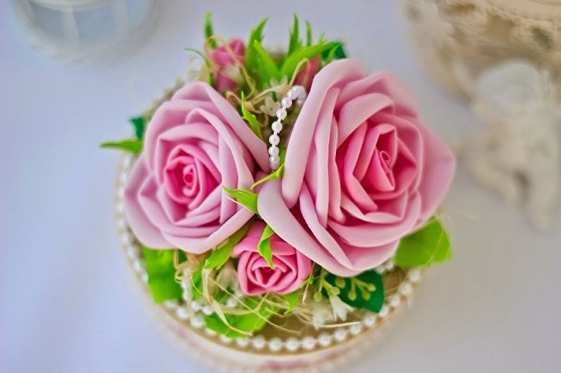 DIY do-it-yourself roses - larawan