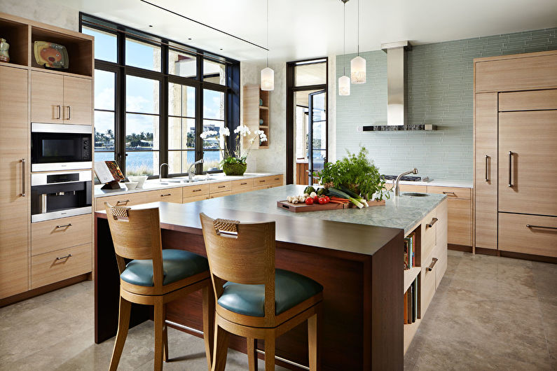 La combinazione di colori all'interno della cucina - foto