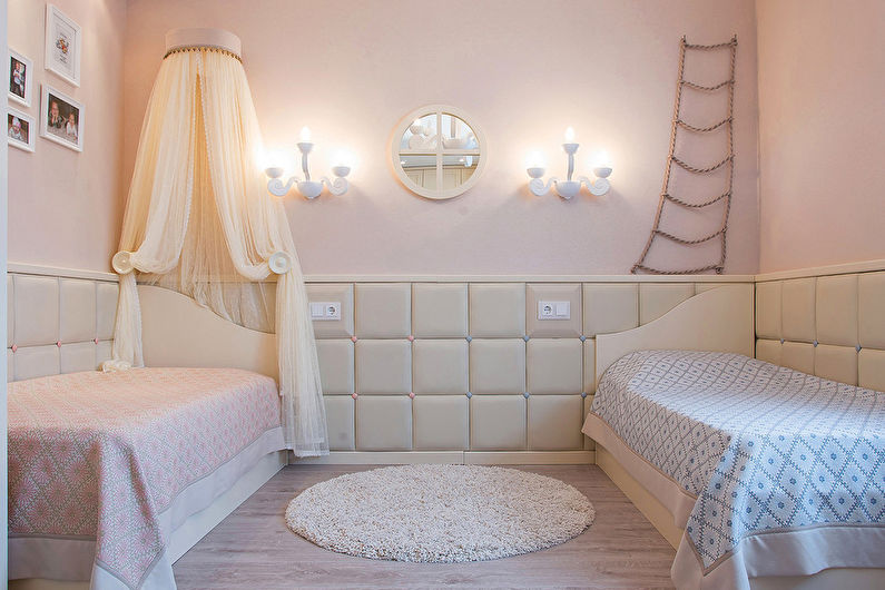 Aménagement intérieur d'une chambre d'enfant dans le style néoclassique - photo