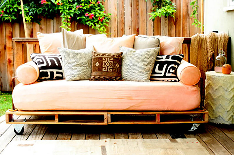 Furniture from pallets - Sofas and armchairs