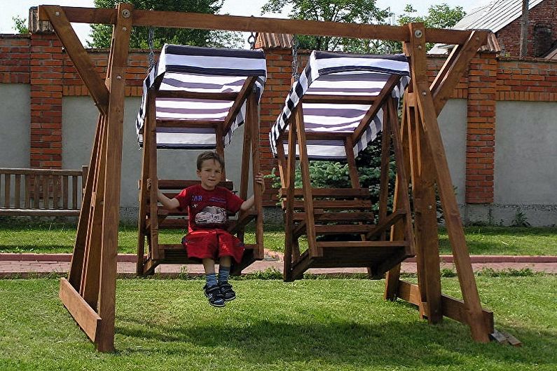 Balanço para uma residência de verão - foto