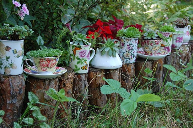 Pots fer les flors al carrer per fer flors dels estris de cuina