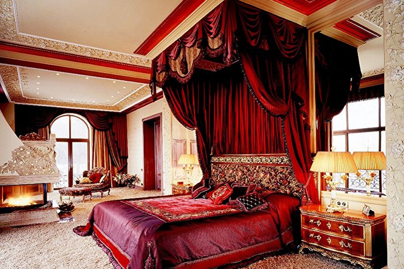 Four Poster Beds - Photo