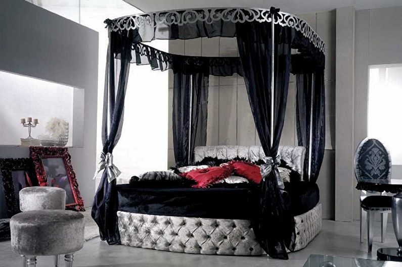 Four Poster Beds - Photo