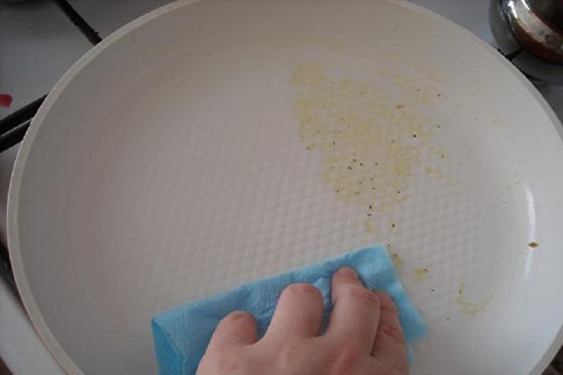 How to clean a ceramic pan from carbon deposits - Alcohol