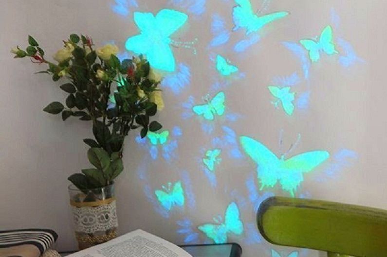 Doe-het-zelf vlinders op een muur - Glowing Butterflies