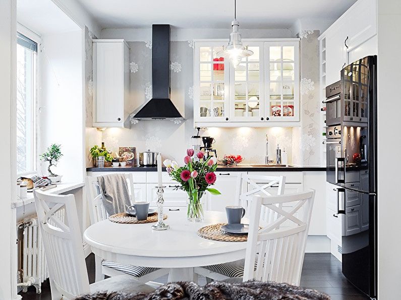 Papel pintado blanco para la cocina.