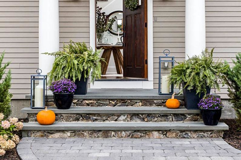 Decoración de porche de piedra para una casa privada - foto