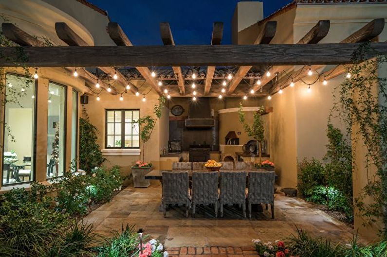 The role of pergola in garden design