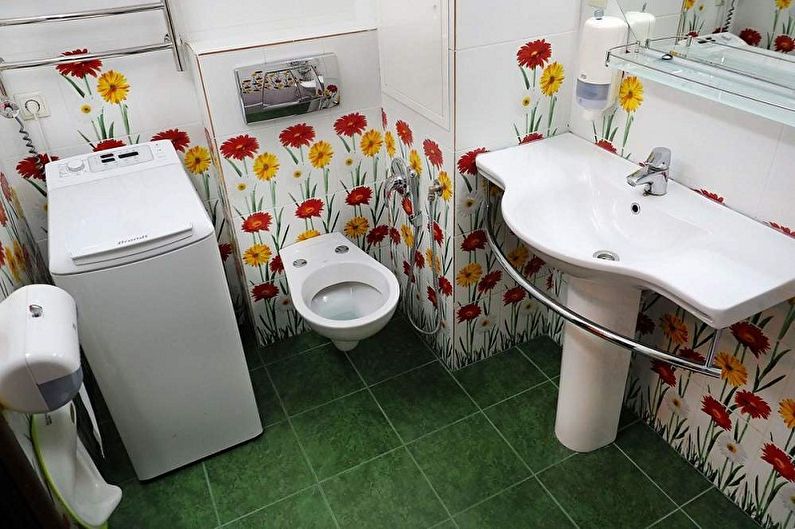 Decoración de la pared en el baño - foto