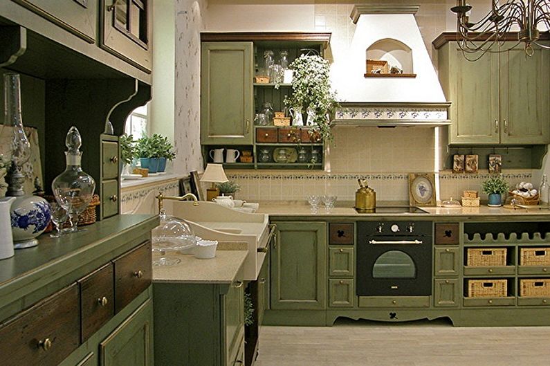 Cocina blanco-verde al estilo de Provenza - Diseño de interiores